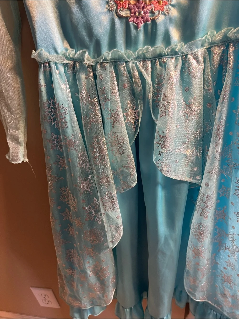 Disney Store Frozen Nightgown.  Size 5/6 - Picture 6 of 10
